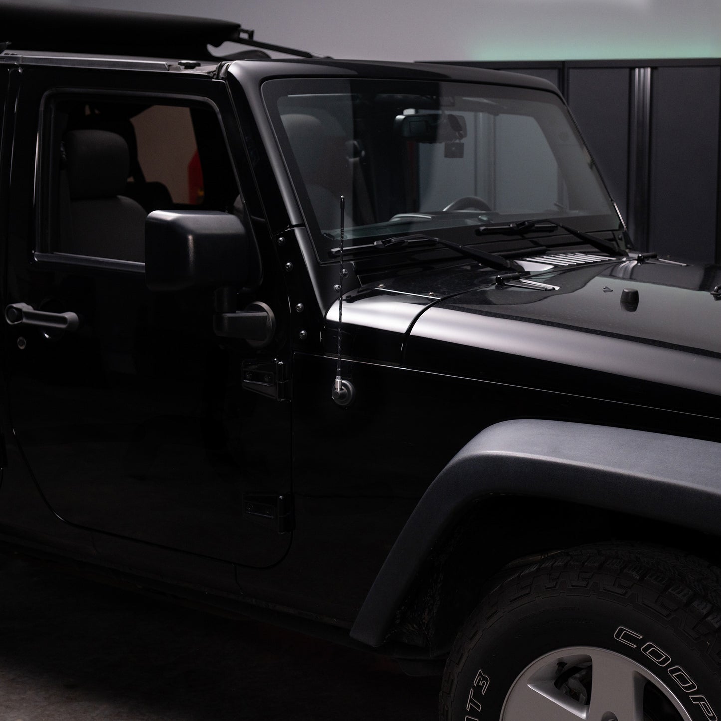 Bantam Overland Stubby Antenna (powered by Firestik®) | '07 - '18 Wrangler JK