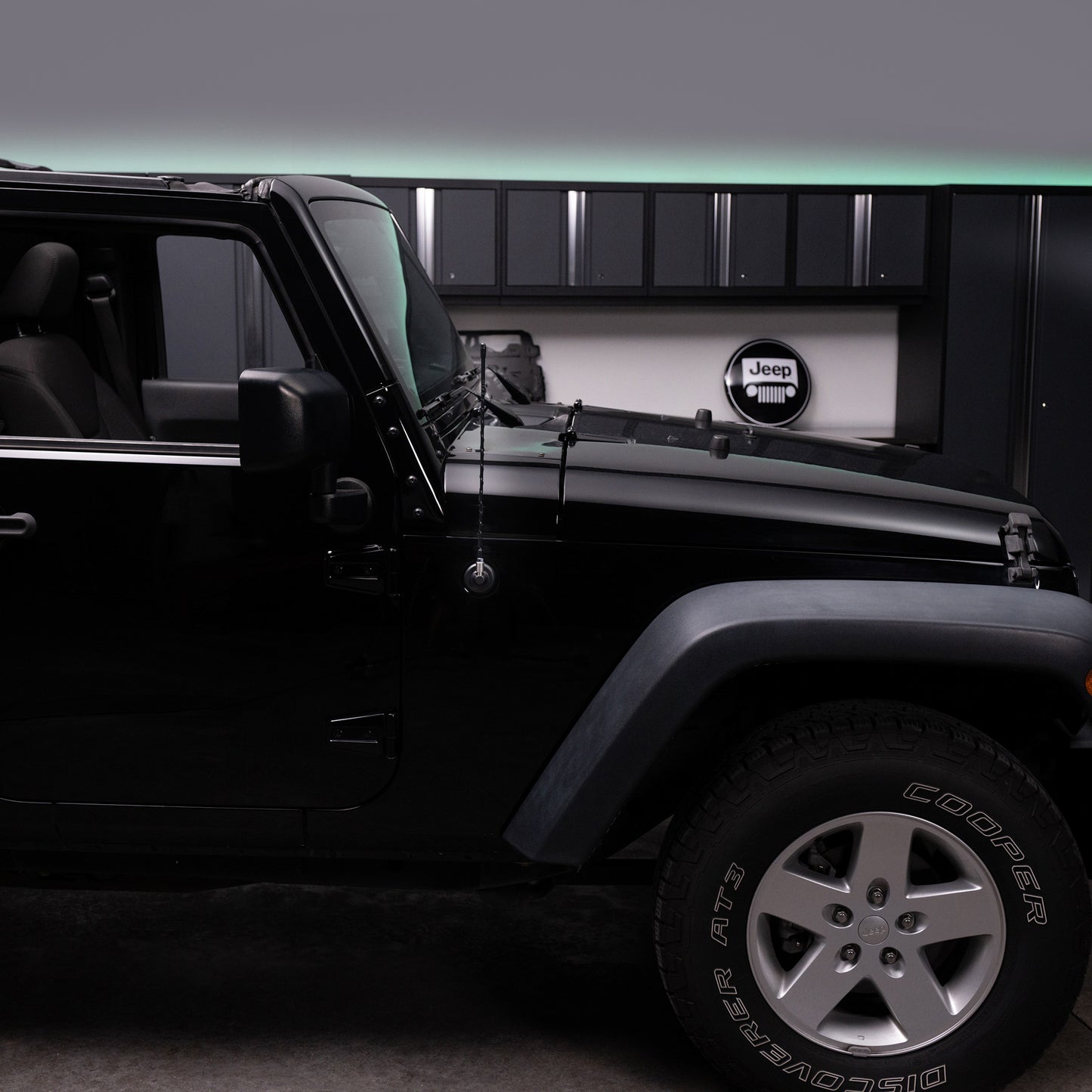 Bantam Overland Stubby Antenna (powered by Firestik®) | '07 - '18 Wrangler JK